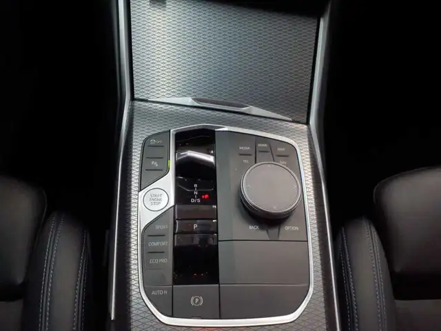 BMW 3 Series view 10