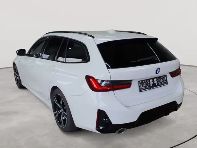 BMW 3 Series view 5