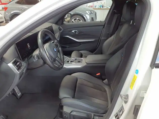 BMW 3 Series view 7
