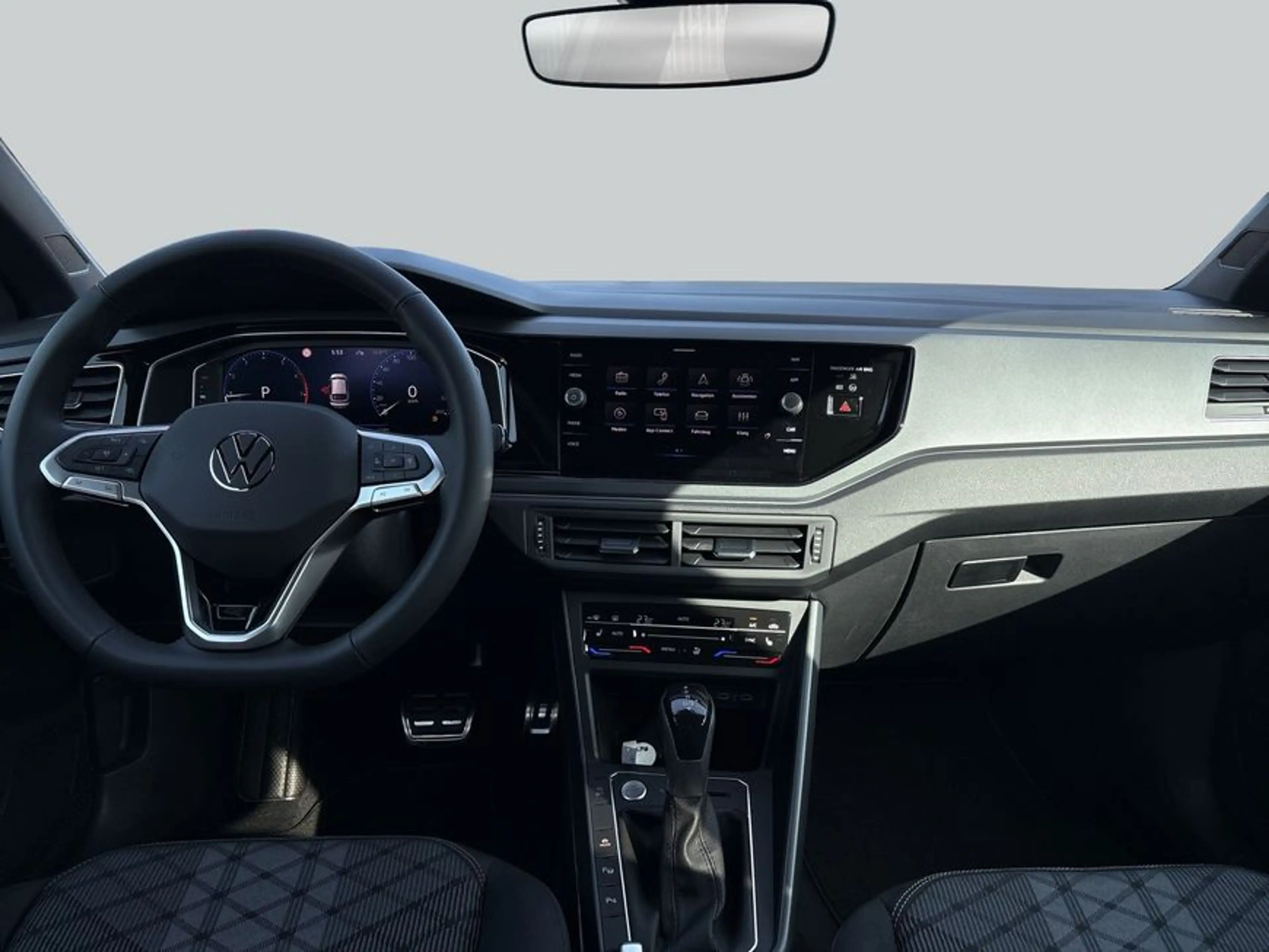 Volkswagen Taigo R-Line 1,5 l TSI DSG AHK Matrix LED Kamera — photo 11