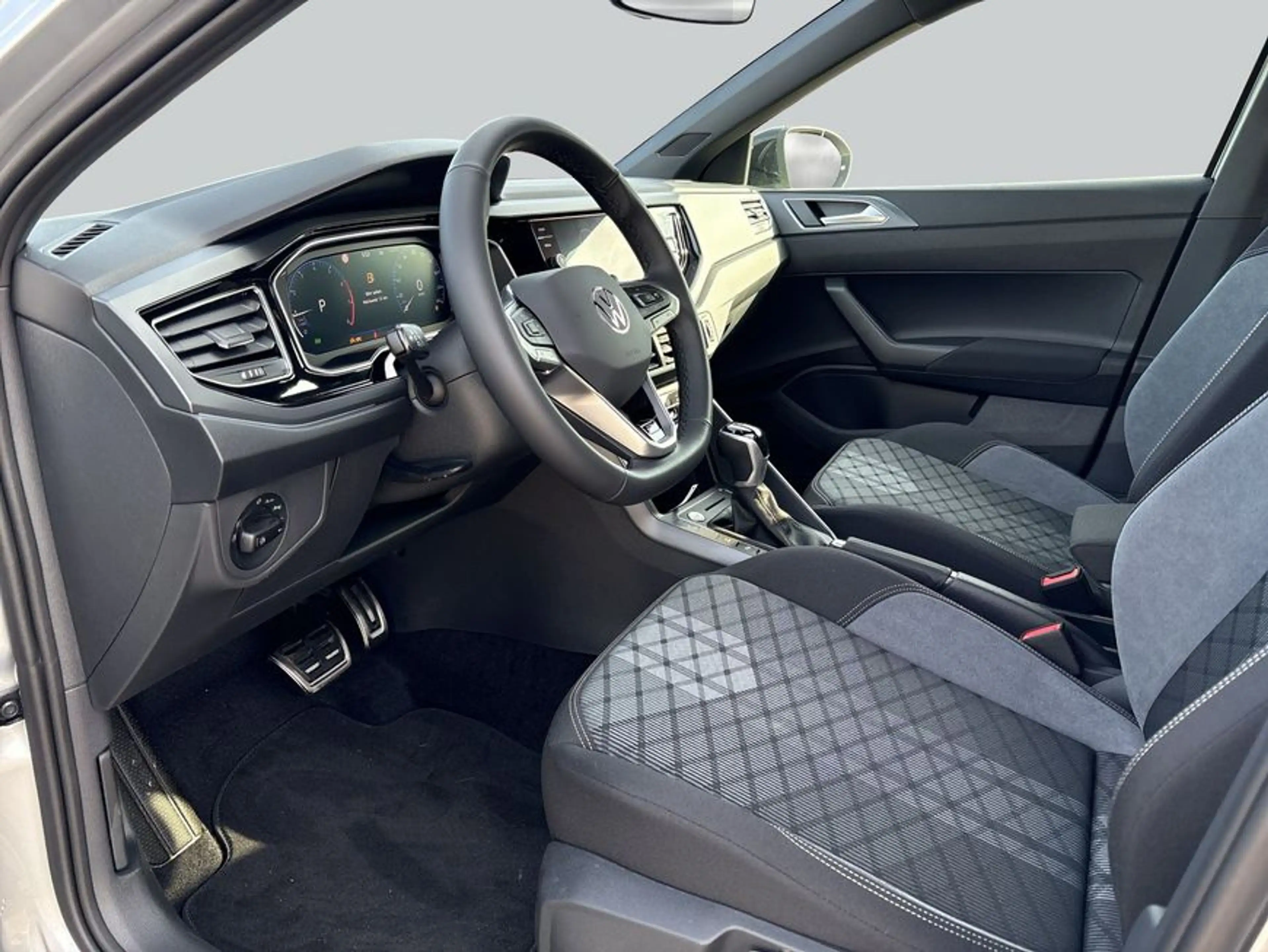 Volkswagen Taigo R-Line 1,5 l TSI DSG AHK Matrix LED Kamera — photo 9