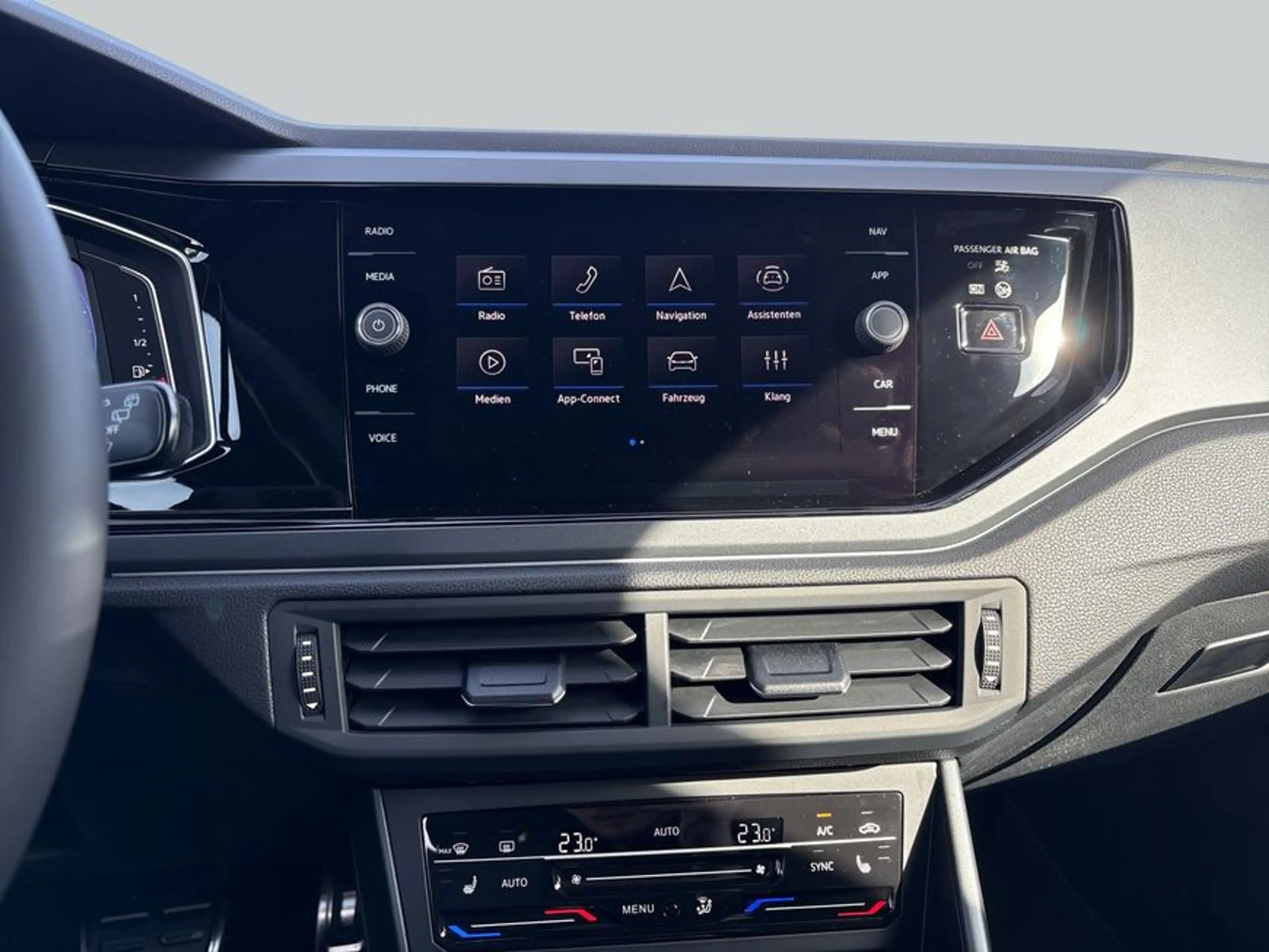 Volkswagen Taigo R-Line 1,5 l TSI DSG AHK Matrix LED Kamera — photo 14