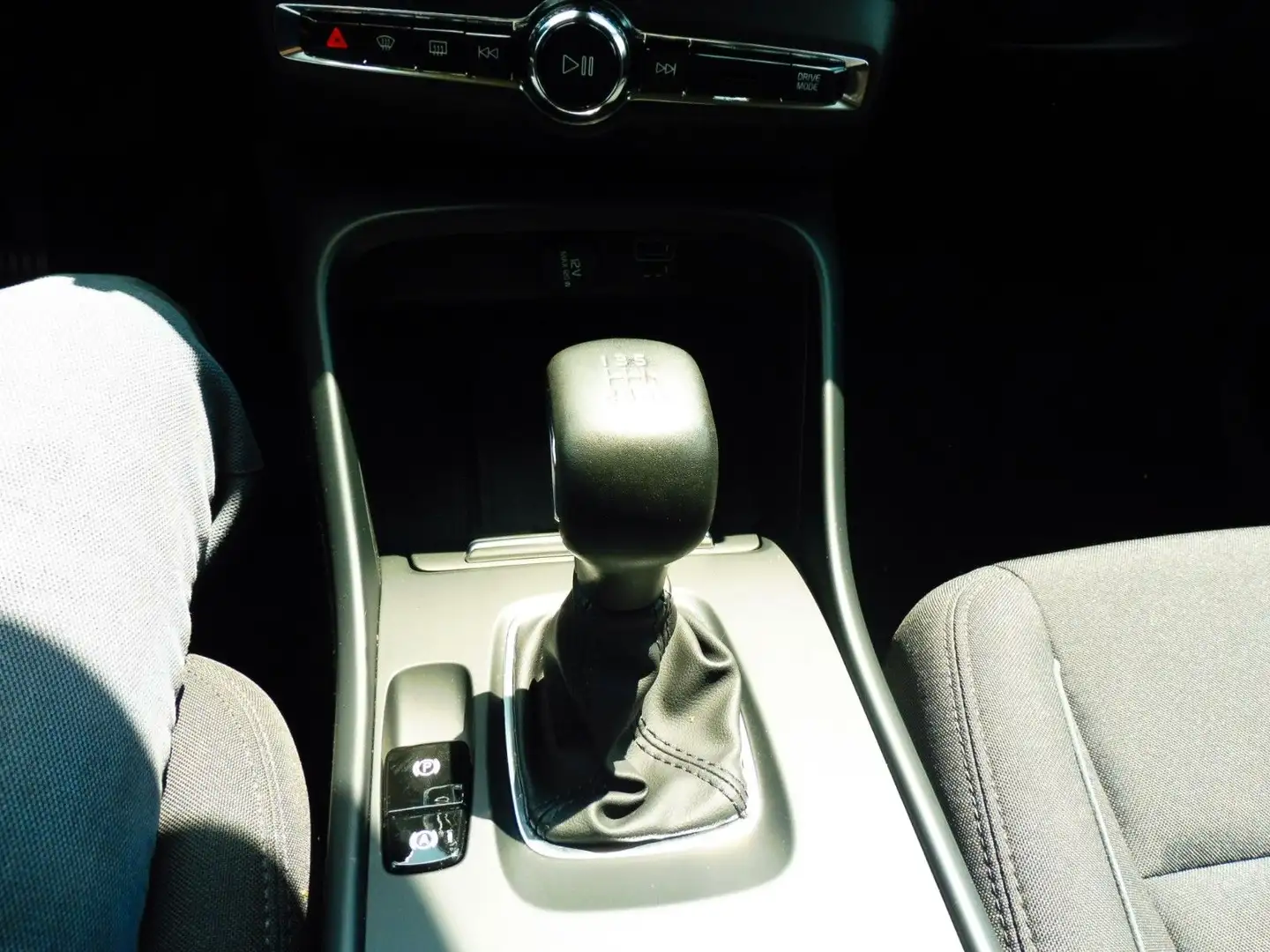 Volvo XC40 T3 Basis 2WD Wit - 2