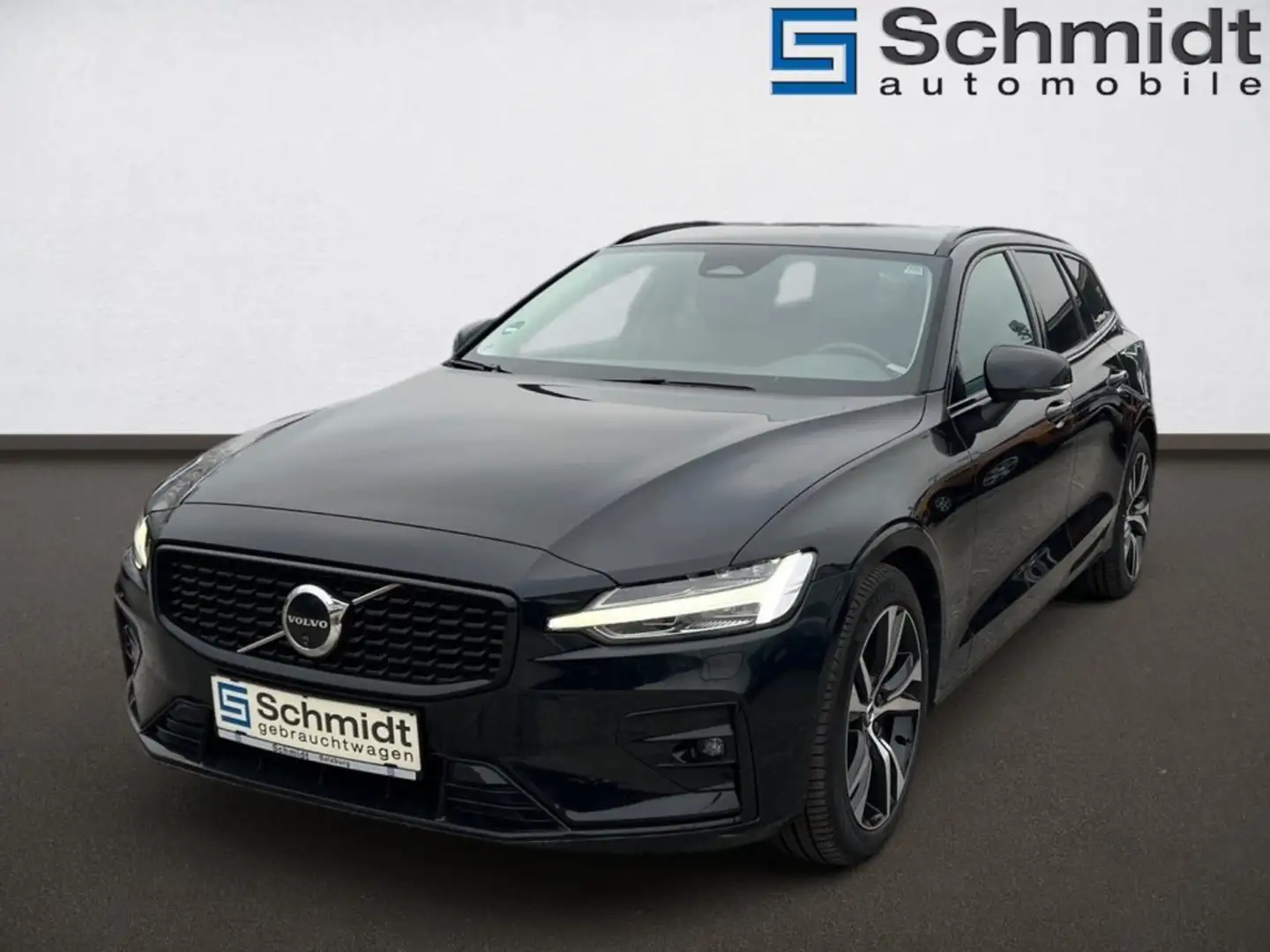 Volvo V60 Plus, B4 Mild Hybrid, Benzin, Dark Nero - 1
