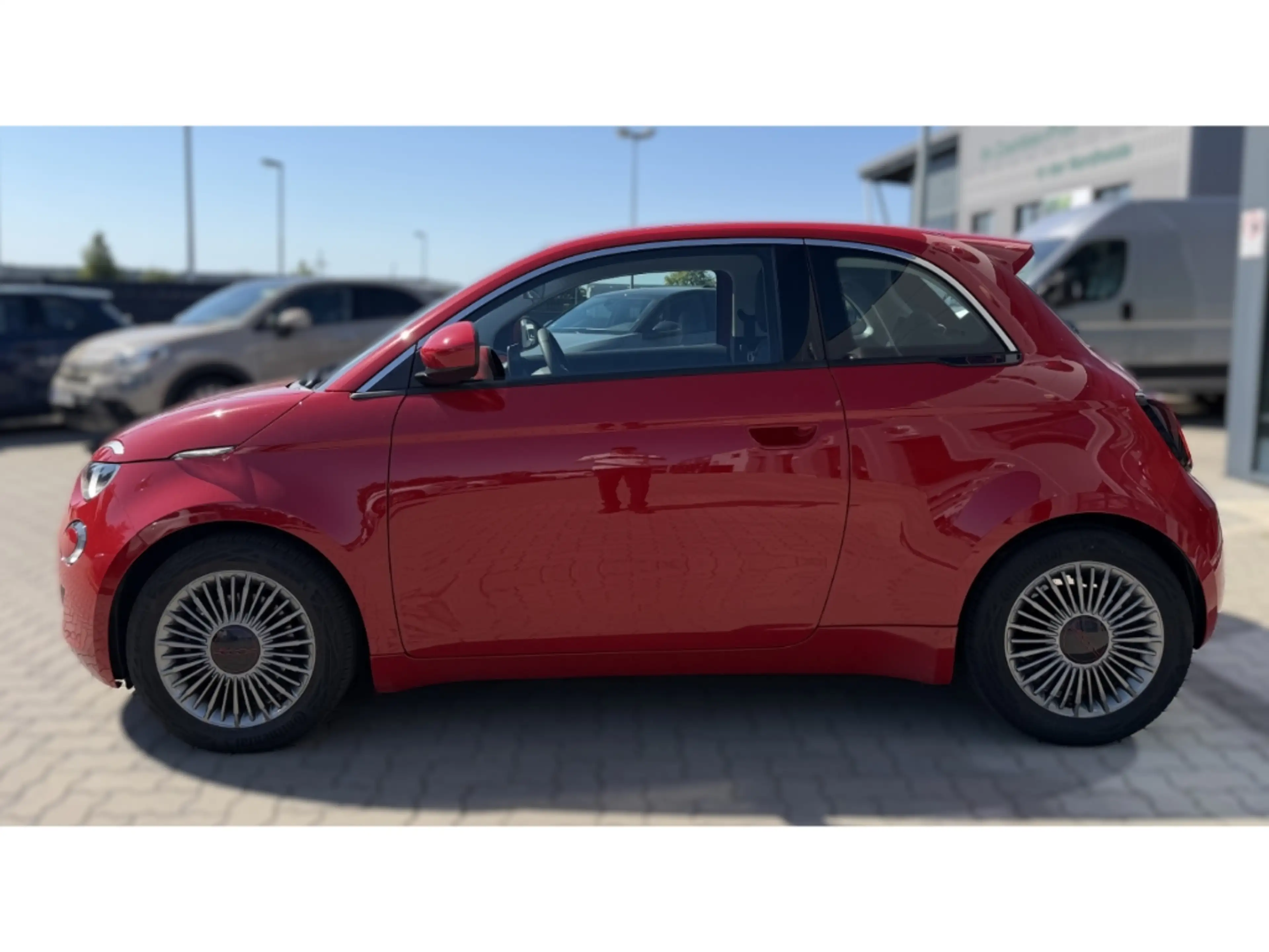 Fiat 500e Red *Apple Car Play *Tempomat — photo 4