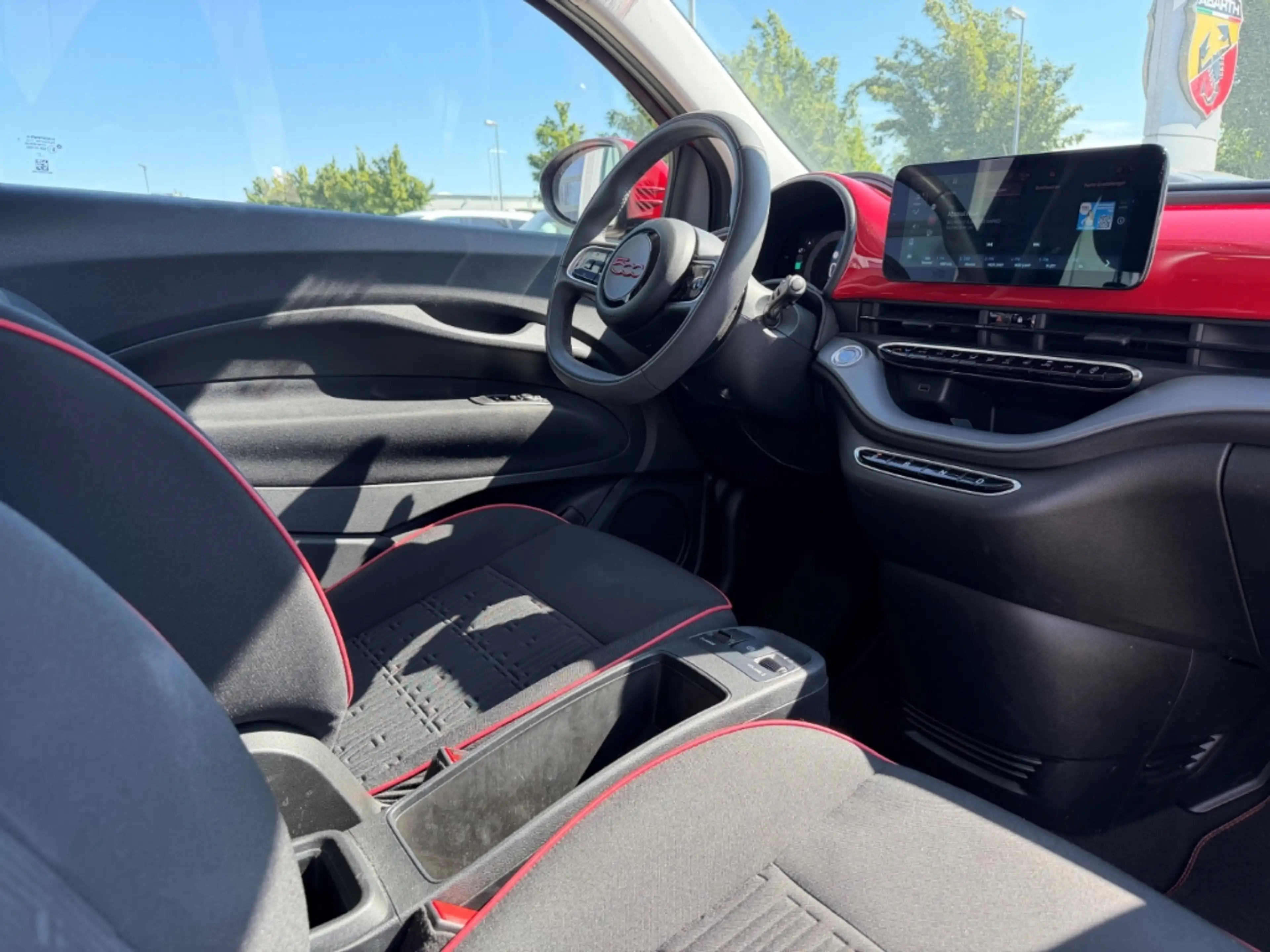 Fiat 500e Red *Apple Car Play *Tempomat — photo 10