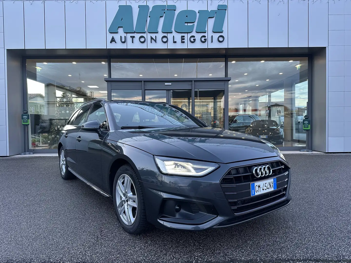 Audi A4 Avant40 2.0tdi 190cv s-tronic camera navi pelleIVA Grigio - 1