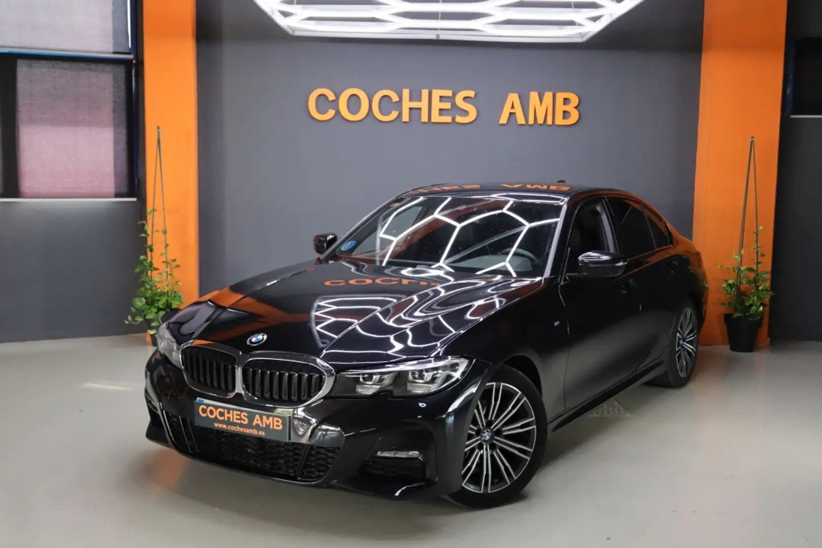 BMW 320 320dA Negro - 1