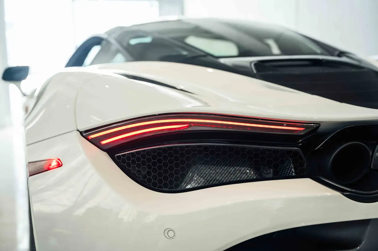 McLaren 720S снимка McLaren 720S
