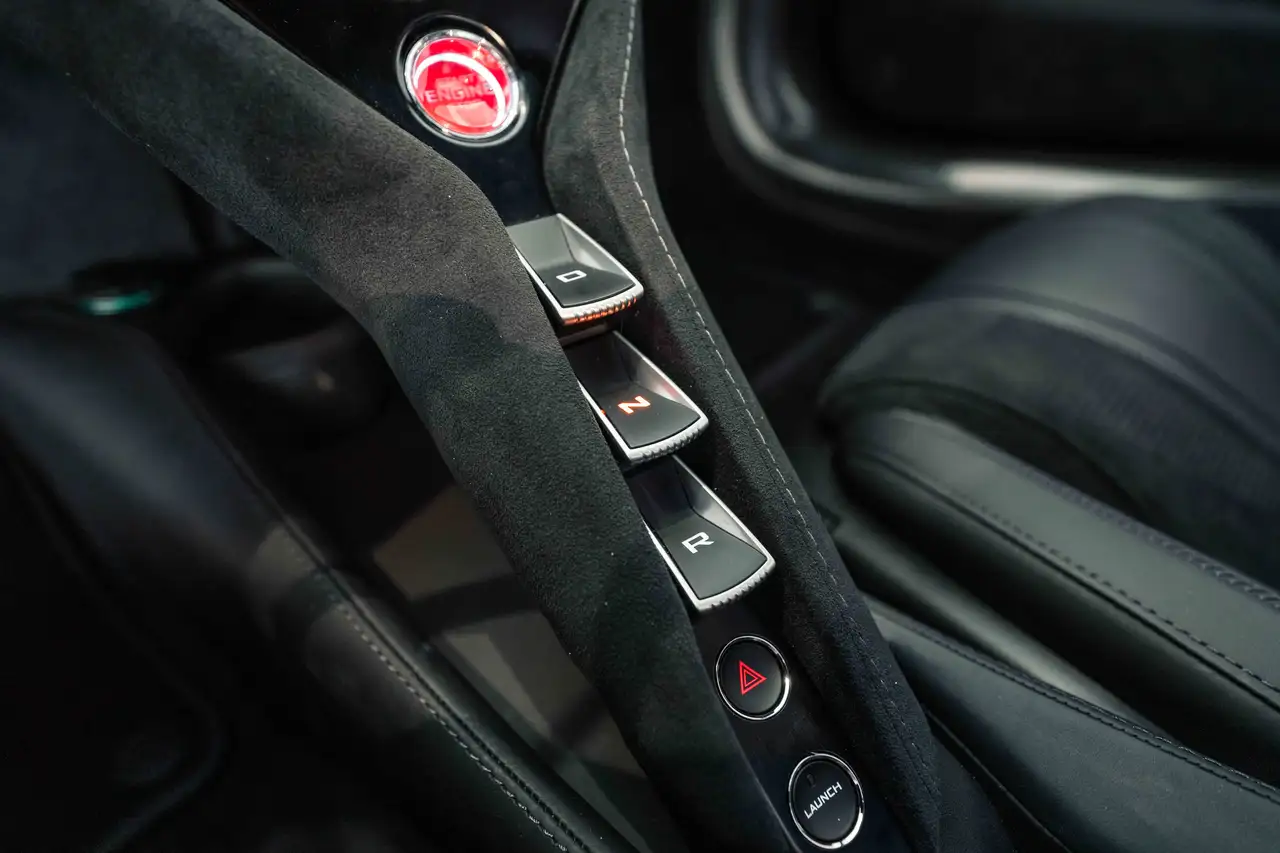 McLaren 720S снимка McLaren 720S