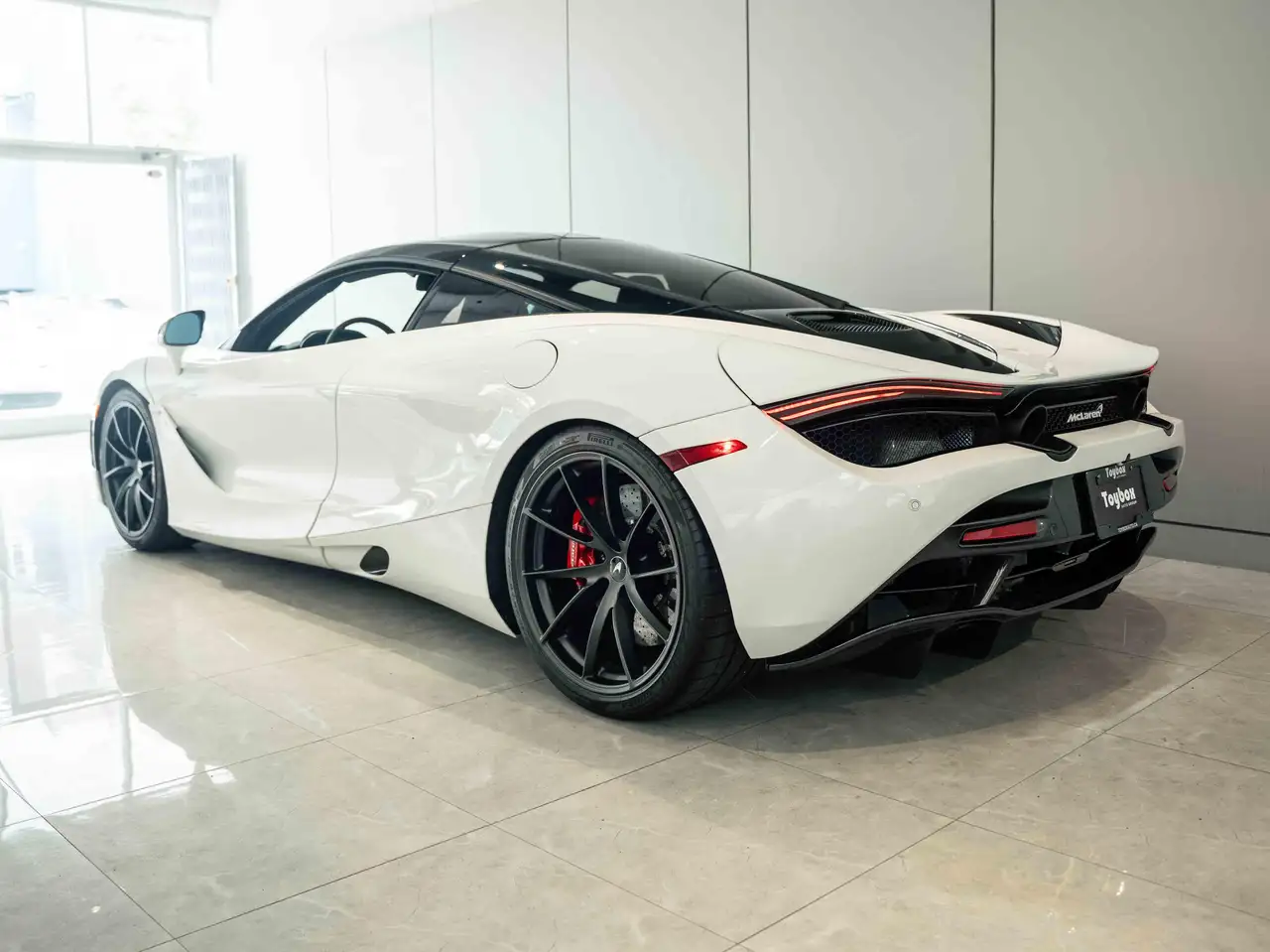McLaren 720S снимка McLaren 720S