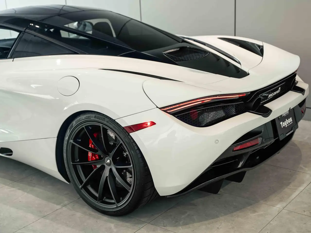 McLaren 720S снимка McLaren 720S