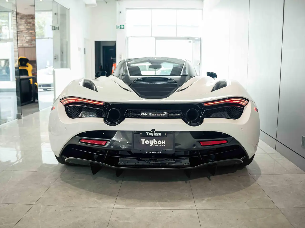 McLaren 720S снимка McLaren 720S