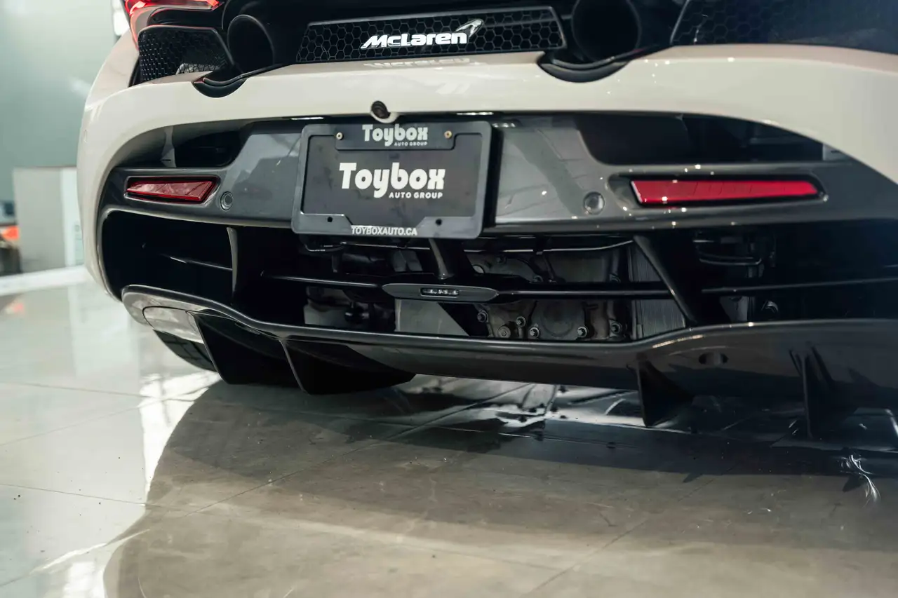 McLaren 720S снимка McLaren 720S