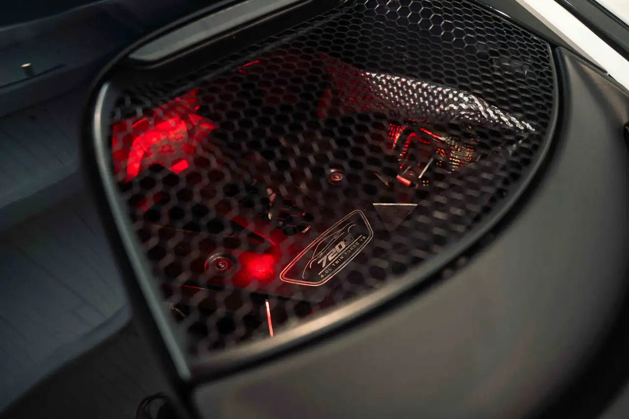McLaren 720S снимка McLaren 720S