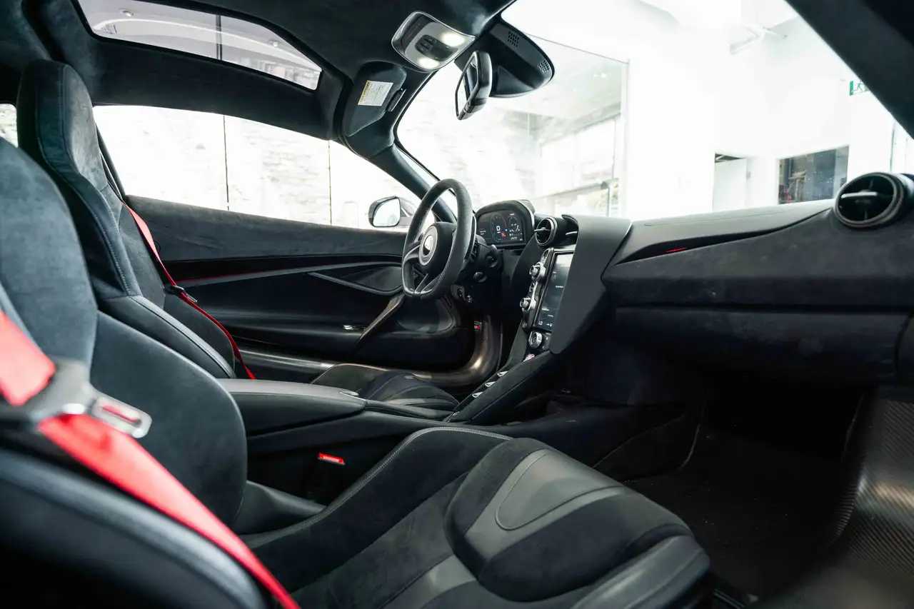 McLaren 720S снимка McLaren 720S