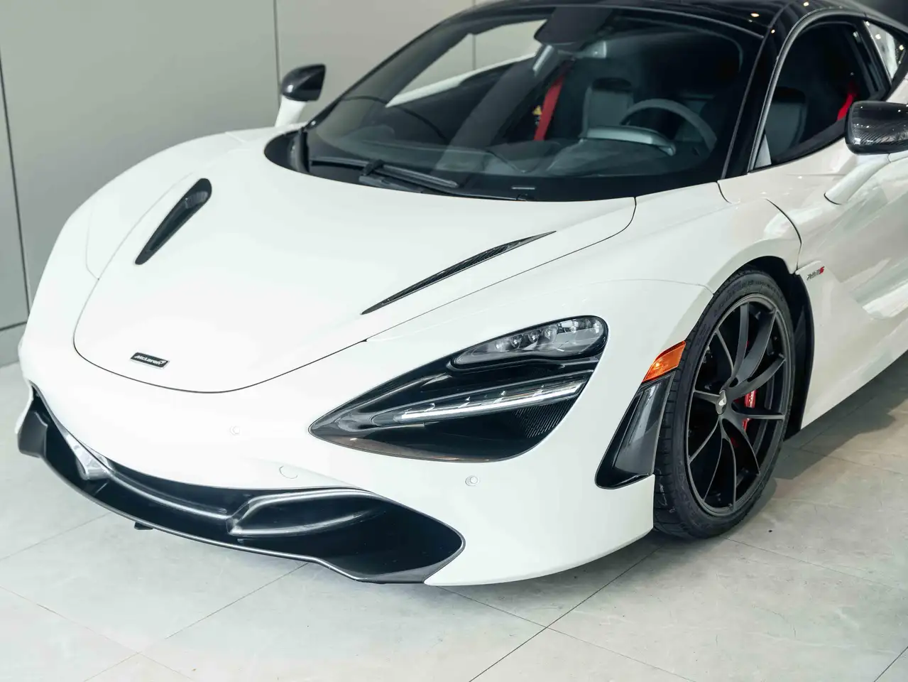 McLaren 720S снимка McLaren 720S