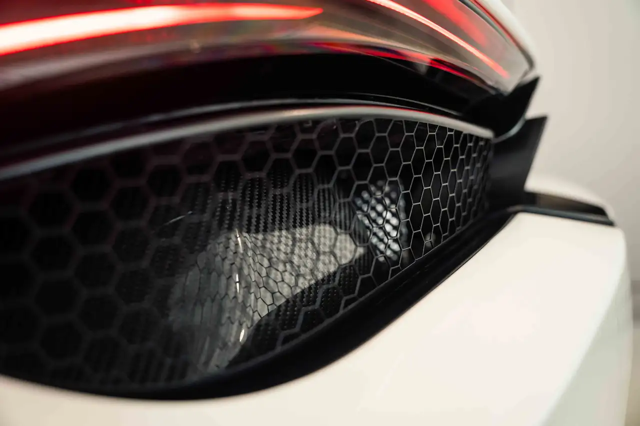 McLaren 720S снимка McLaren 720S
