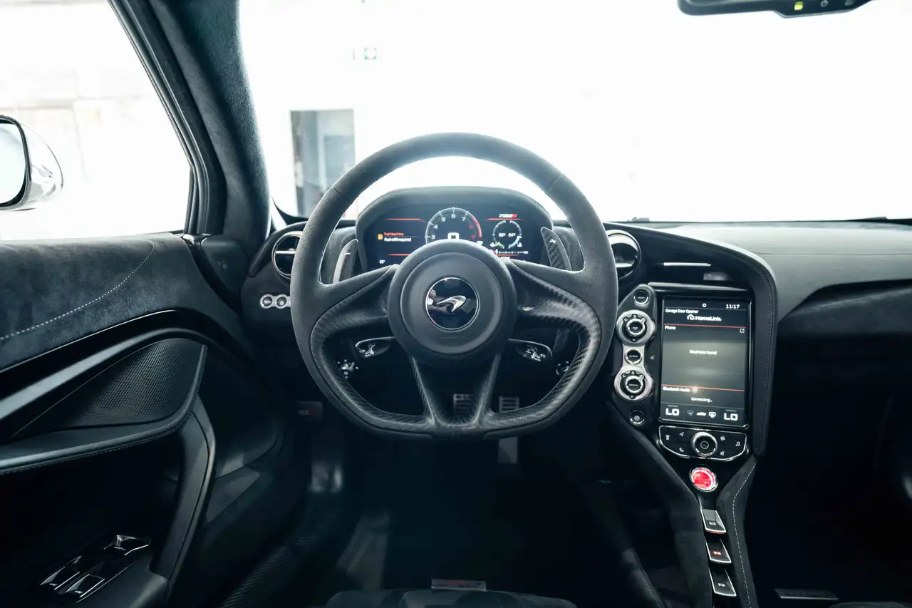 McLaren 720S снимка McLaren 720S