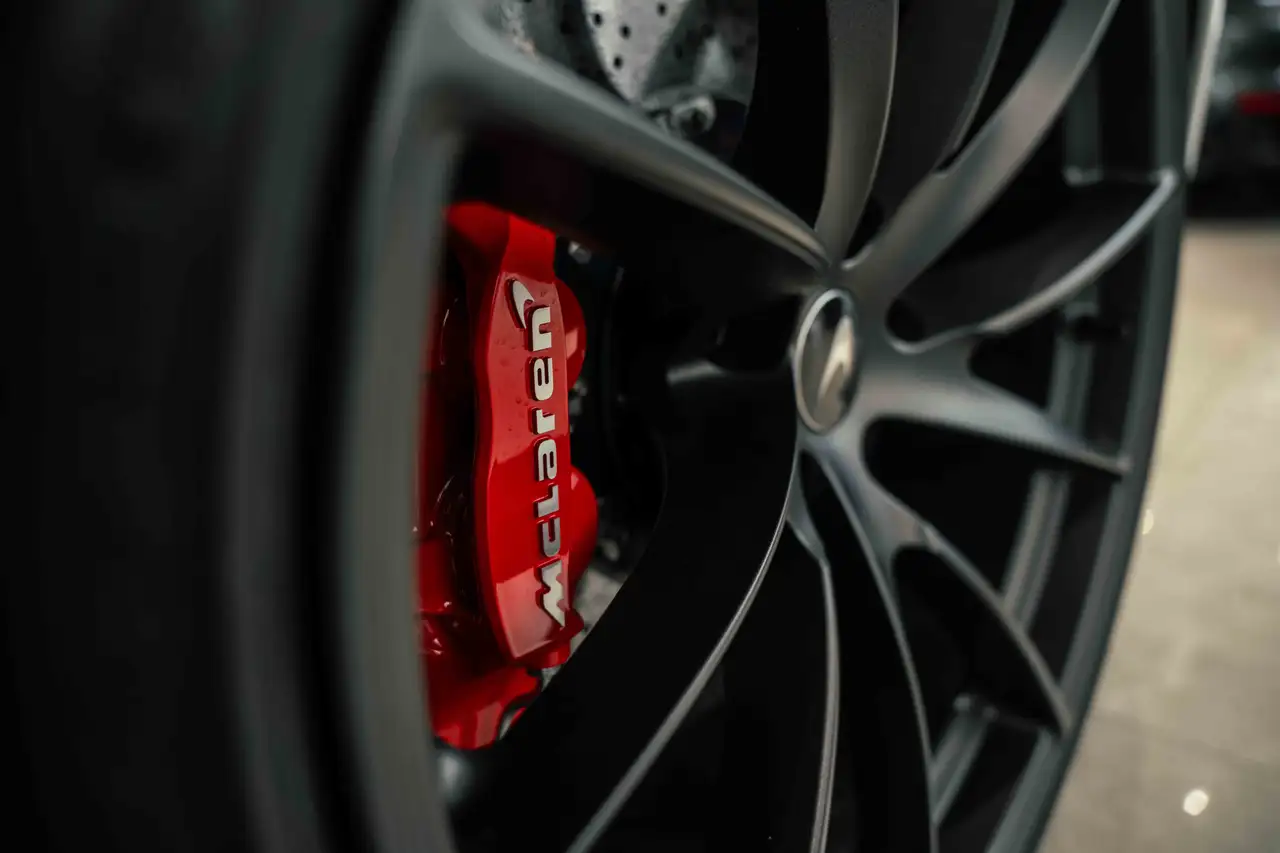 McLaren 720S снимка McLaren 720S