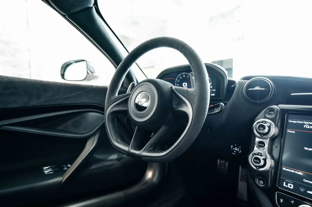 McLaren 720S снимка McLaren 720S