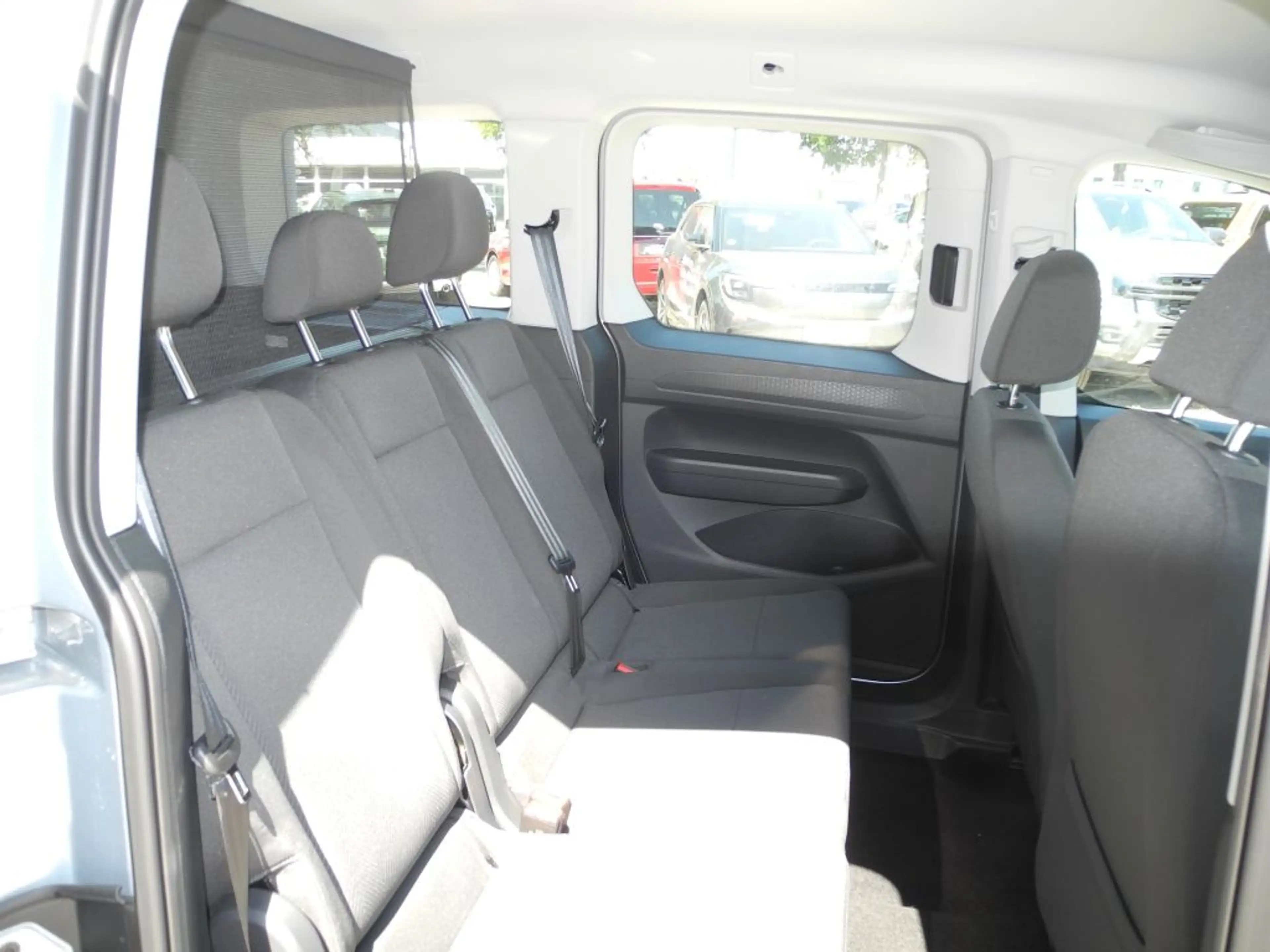 Ford Tourneo Connect 1.5 TREND - Stand-/Sitzh., Kamera, Tennetz, Navi — photo 7