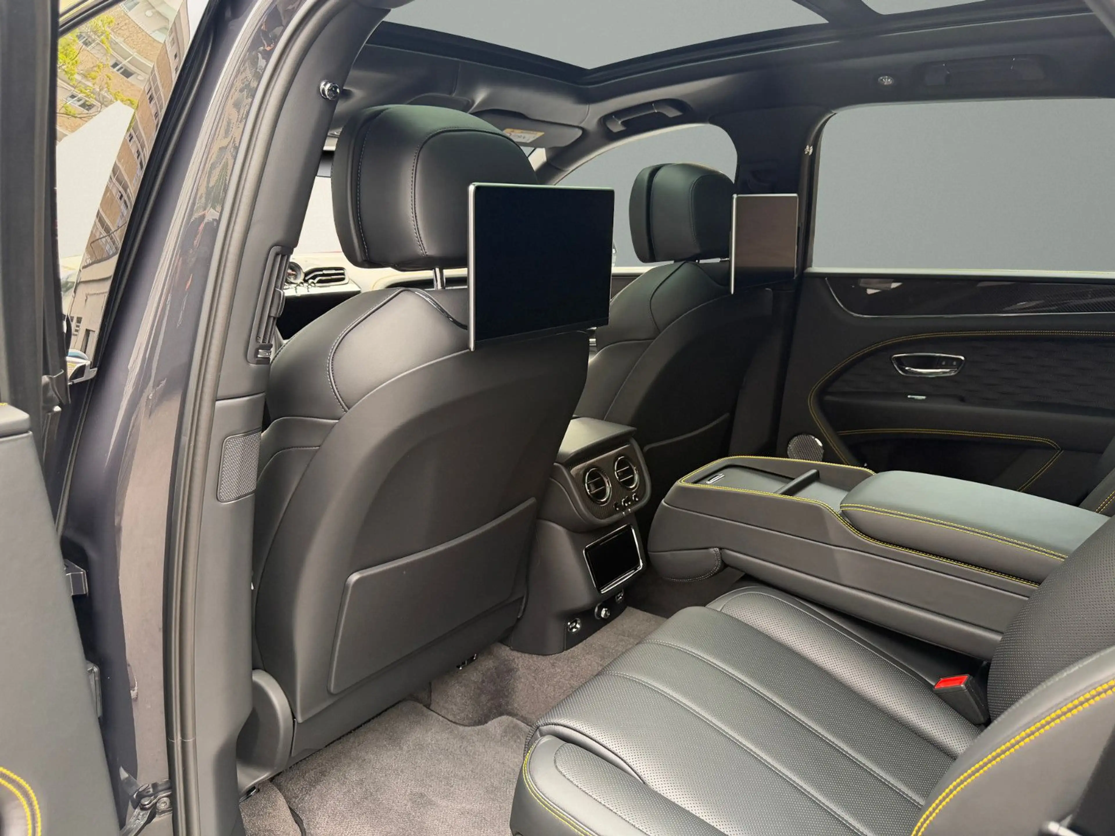 Bentley Bentayga V8 SPEED LP € 392.965,- VOLLAUSSTATTUNG — photo 14