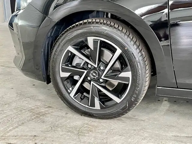 Opel Corsa view 9