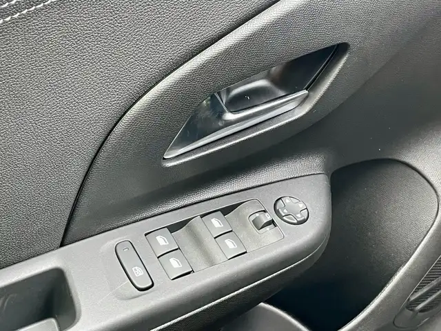 Opel Corsa view 13