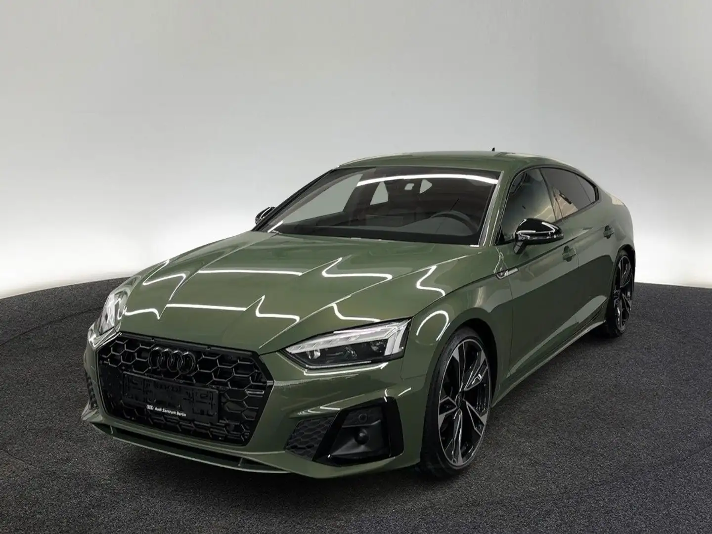 Audi A5 S line 35 TFSI S tr. AHK MATRIX RFK Grün - 2