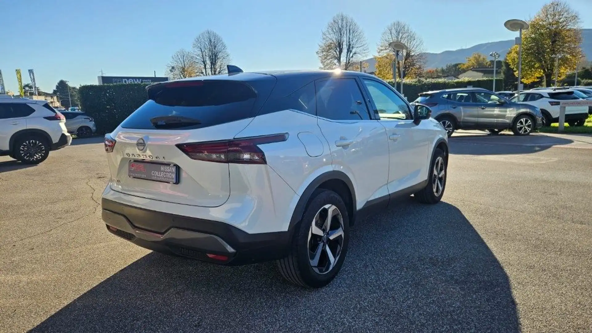 Nissan Qashqai MHEV 140 CV N-Connecta Bianco - 2