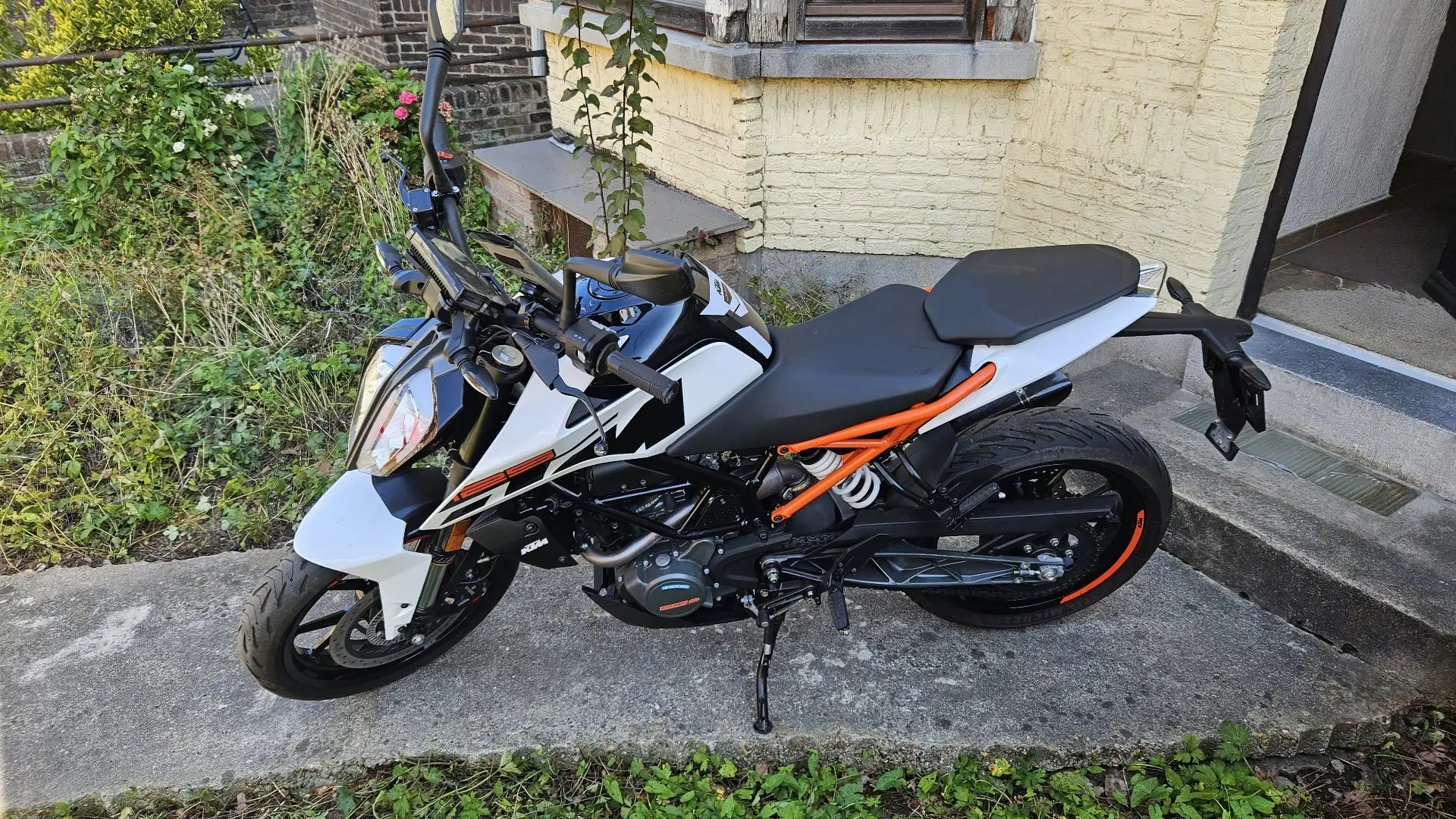 KTM 125 Duke Alarme Pot Akrapovic Blanc - 1