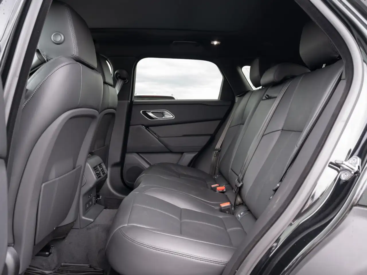 Land Rover Range Rover Velar снимка Land Rover Range Rover Velar