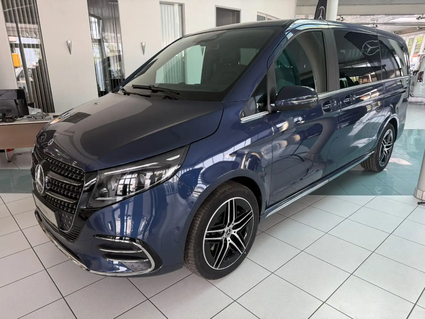 Mercedes-Benz V 300 d lang AVANTGARDE DAB AMG Shz Klima Blau - 1