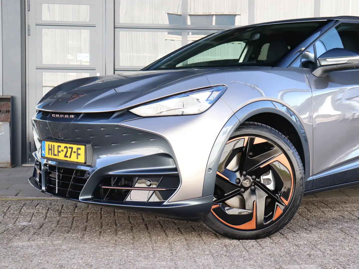 CUPRA Tavascan Adrenaline 82 kWh 286PK | NL-auto | Panoramadak | Gris - 2
