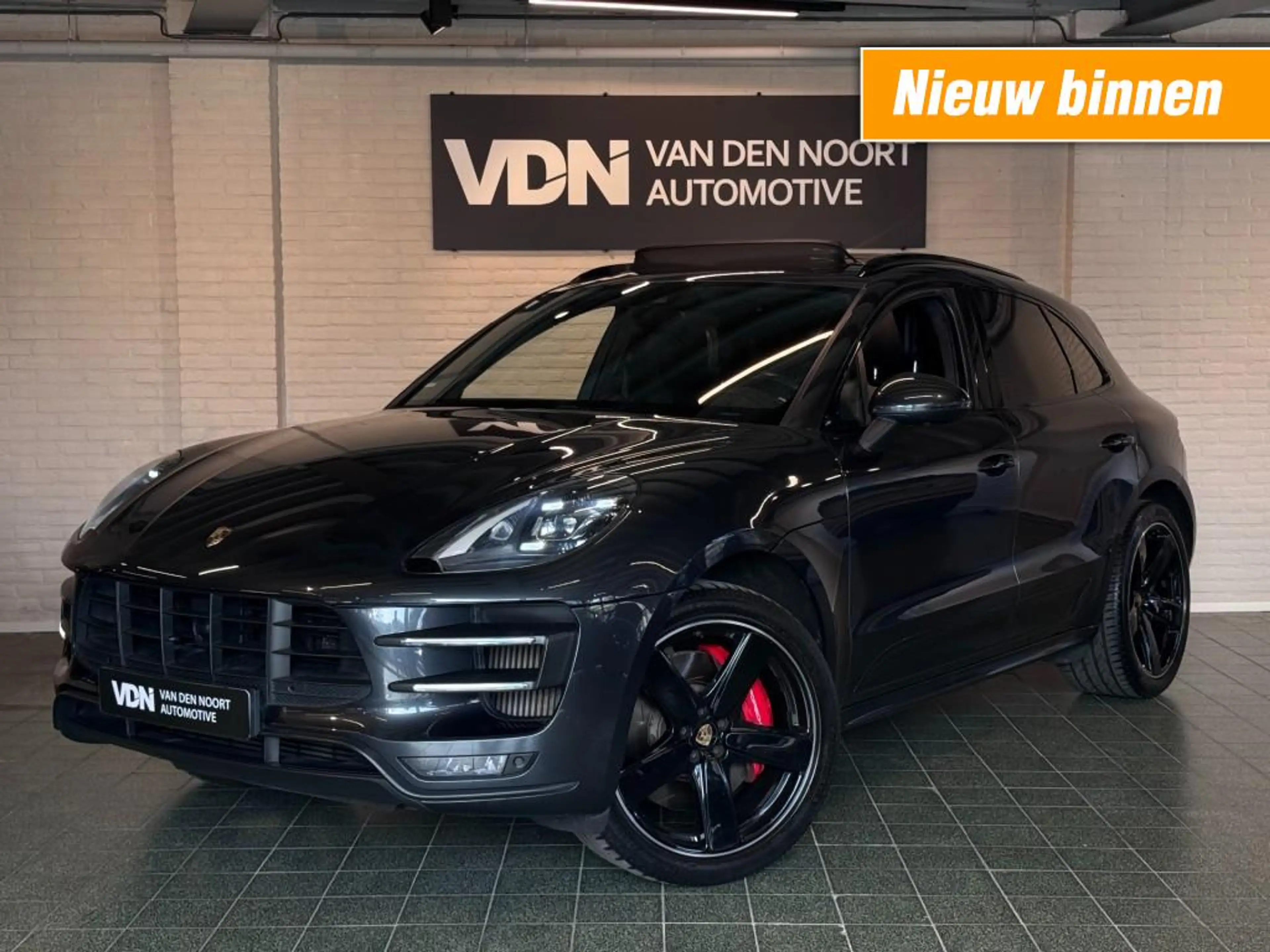 Porsche Macan 3.6 Turbo Performance Package Pano Chrono Luchtv V