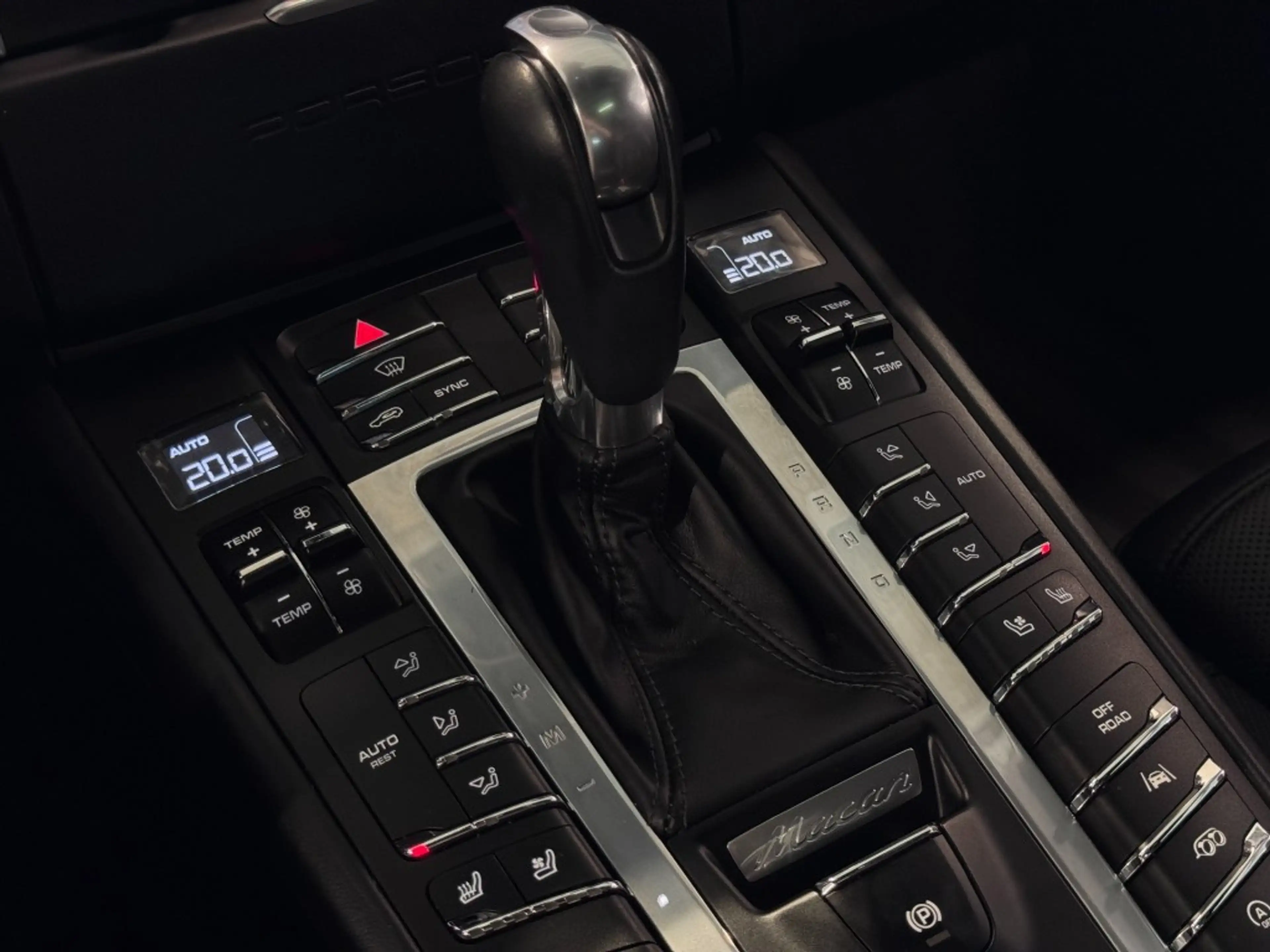 Porsche Macan 3.6 Turbo Performance Package Pano Chrono Luchtv V — photo 37