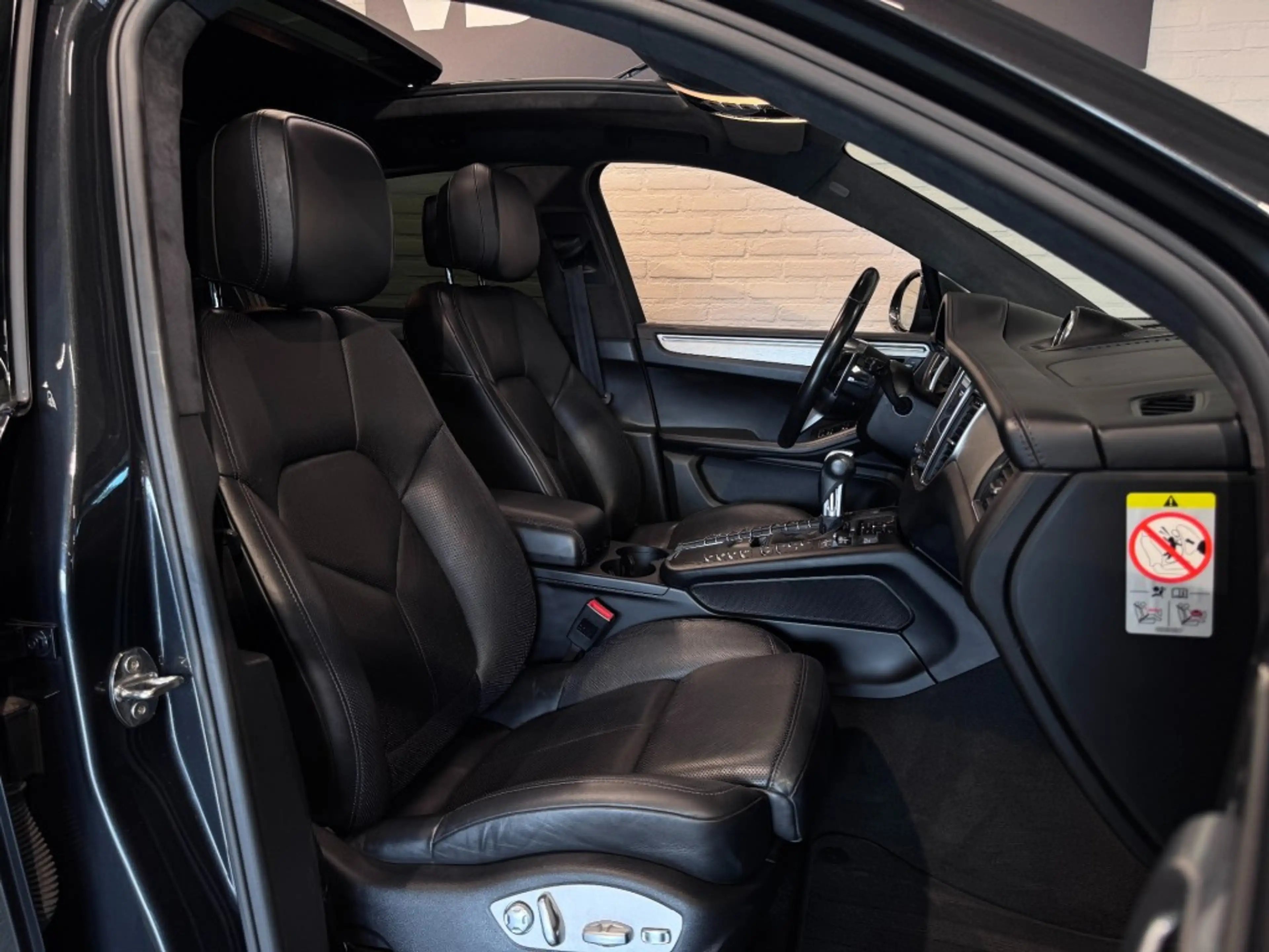 Porsche Macan 3.6 Turbo Performance Package Pano Chrono Luchtv V — photo 13