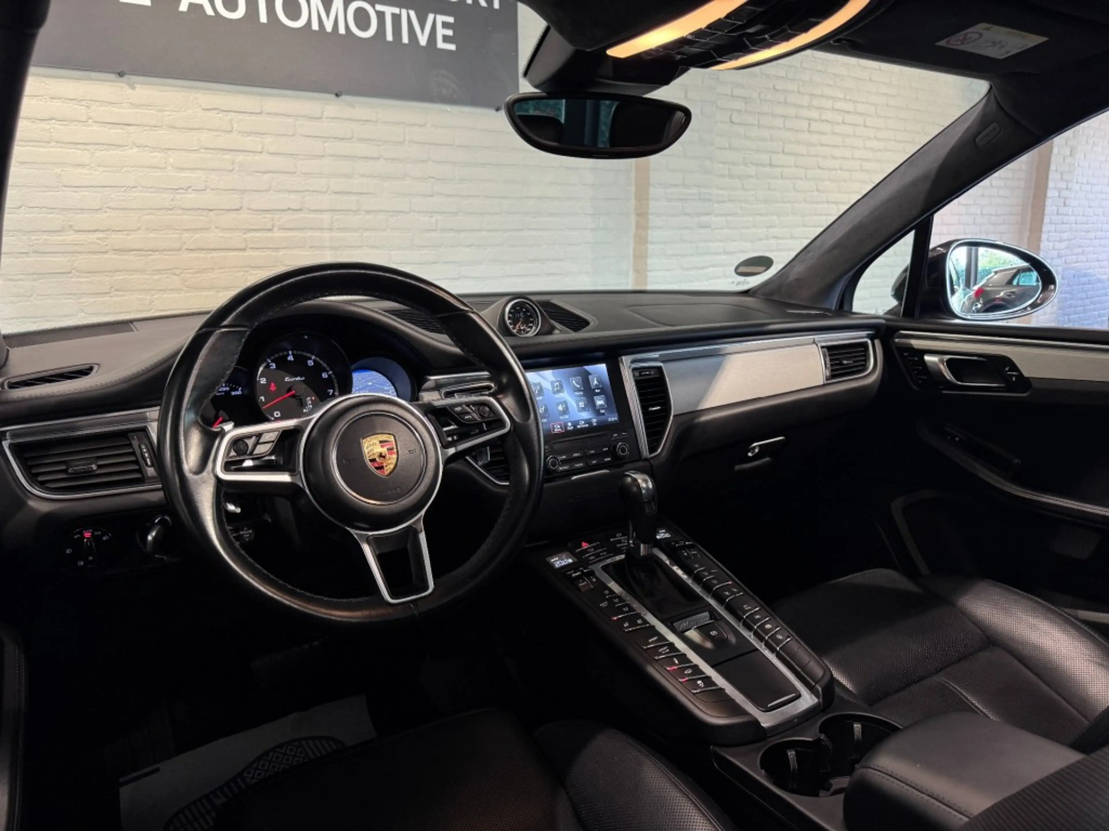 Porsche Macan 3.6 Turbo Performance Package Pano Chrono Luchtv V — photo 12