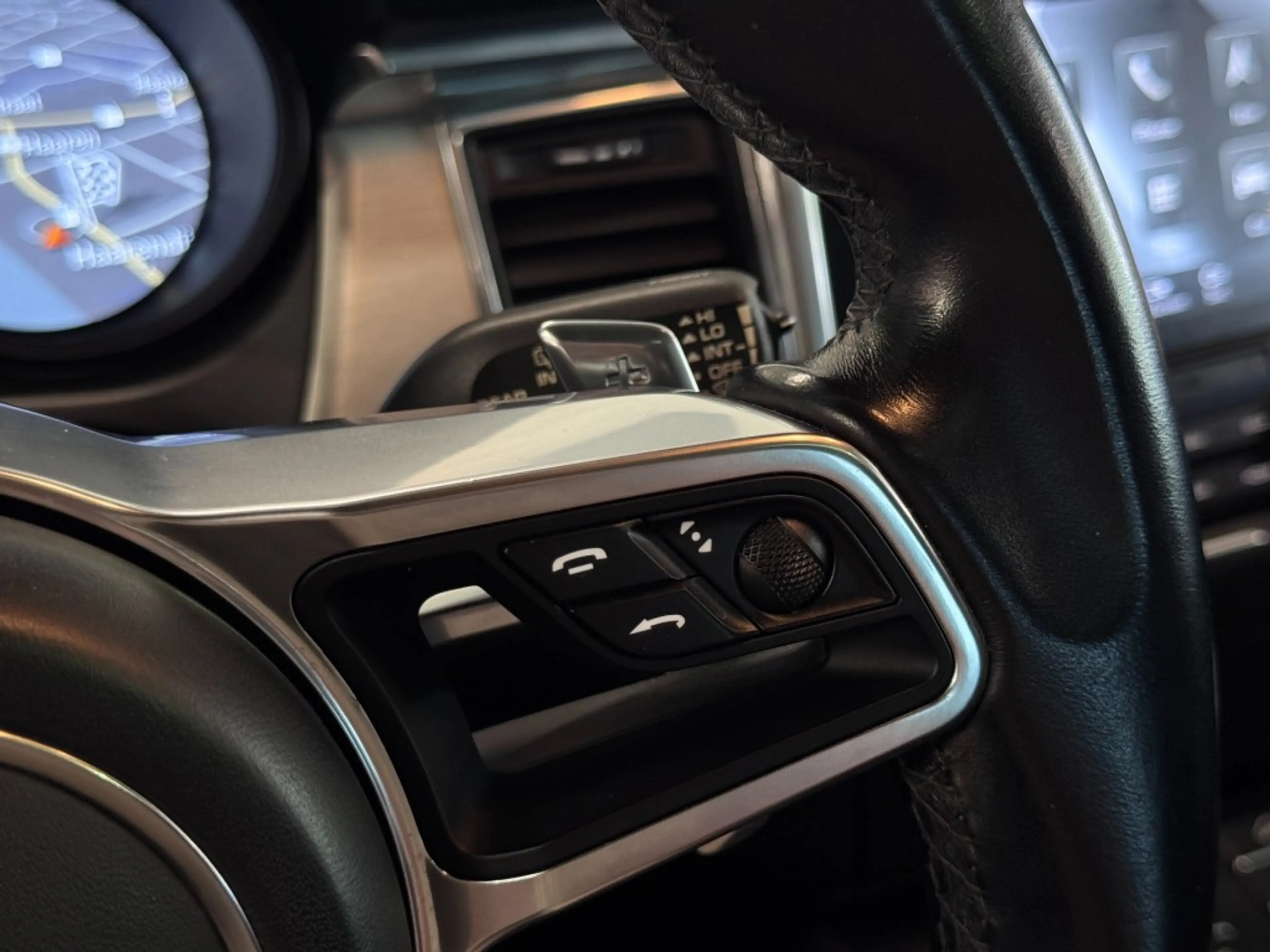 Porsche Macan 3.6 Turbo Performance Package Pano Chrono Luchtv V — photo 27