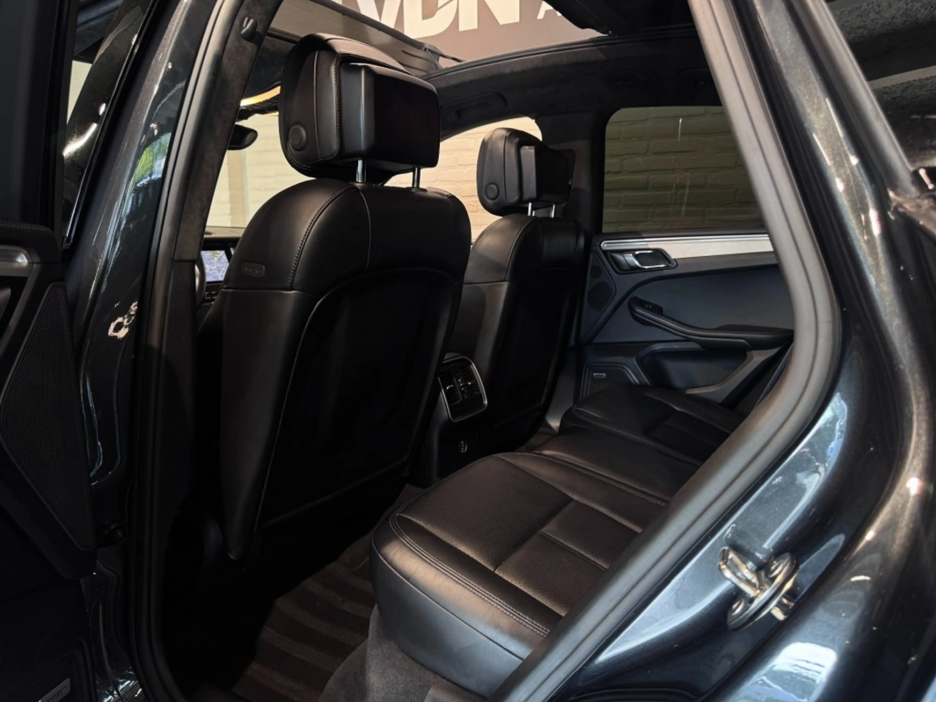 Porsche Macan 3.6 Turbo Performance Package Pano Chrono Luchtv V — photo 15