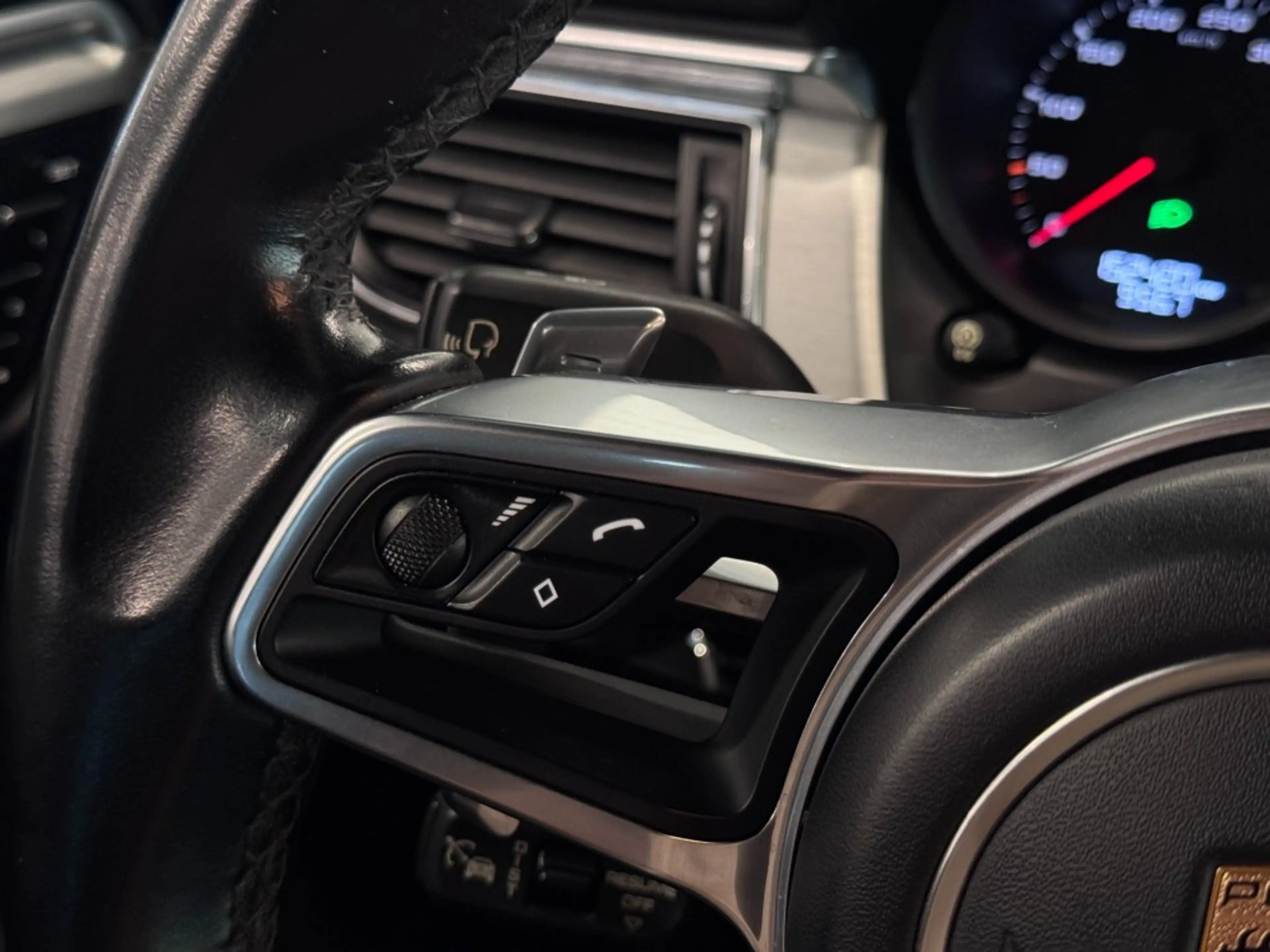 Porsche Macan 3.6 Turbo Performance Package Pano Chrono Luchtv V — photo 26