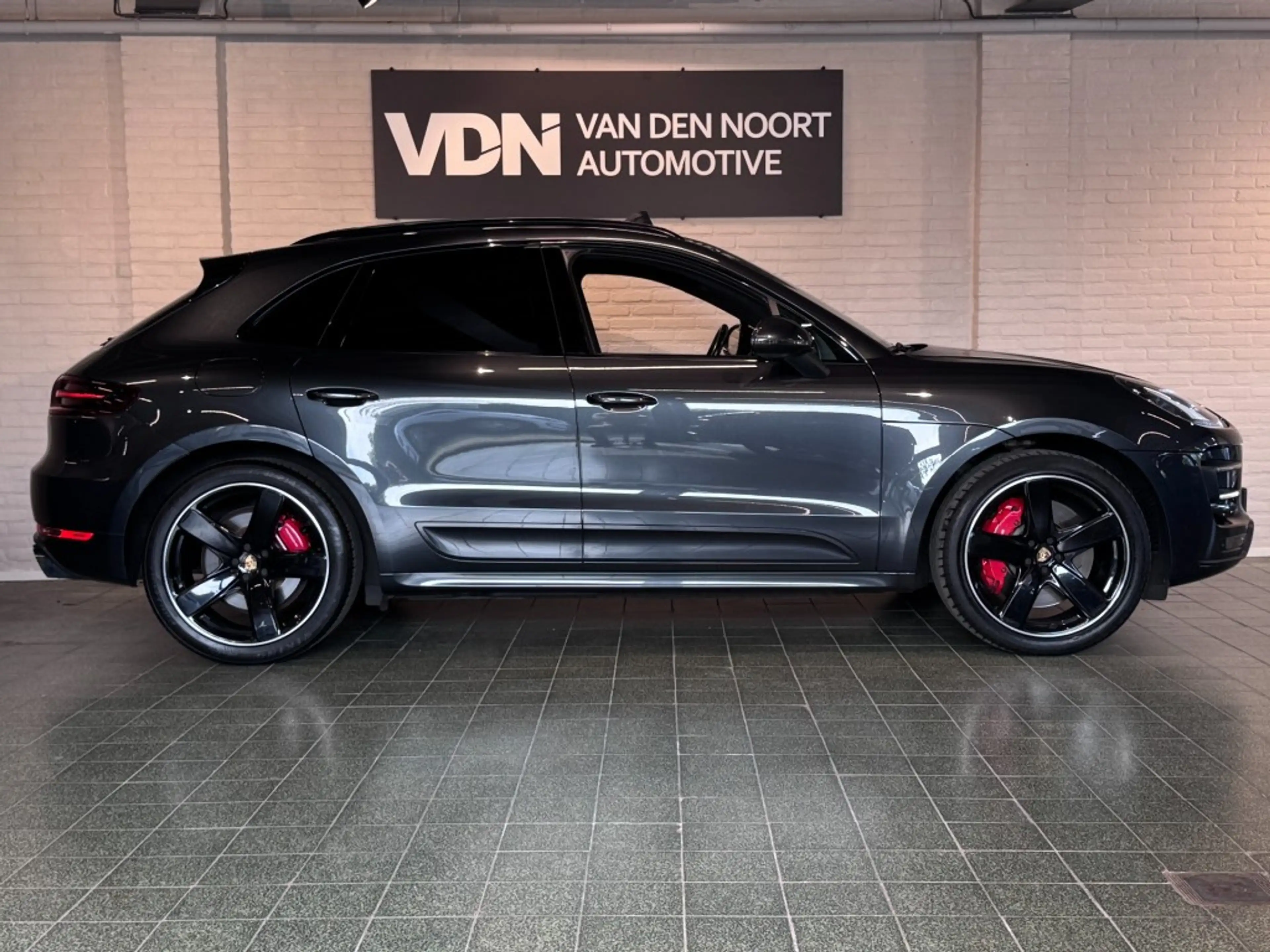Porsche Macan 3.6 Turbo Performance Package Pano Chrono Luchtv V — photo 9