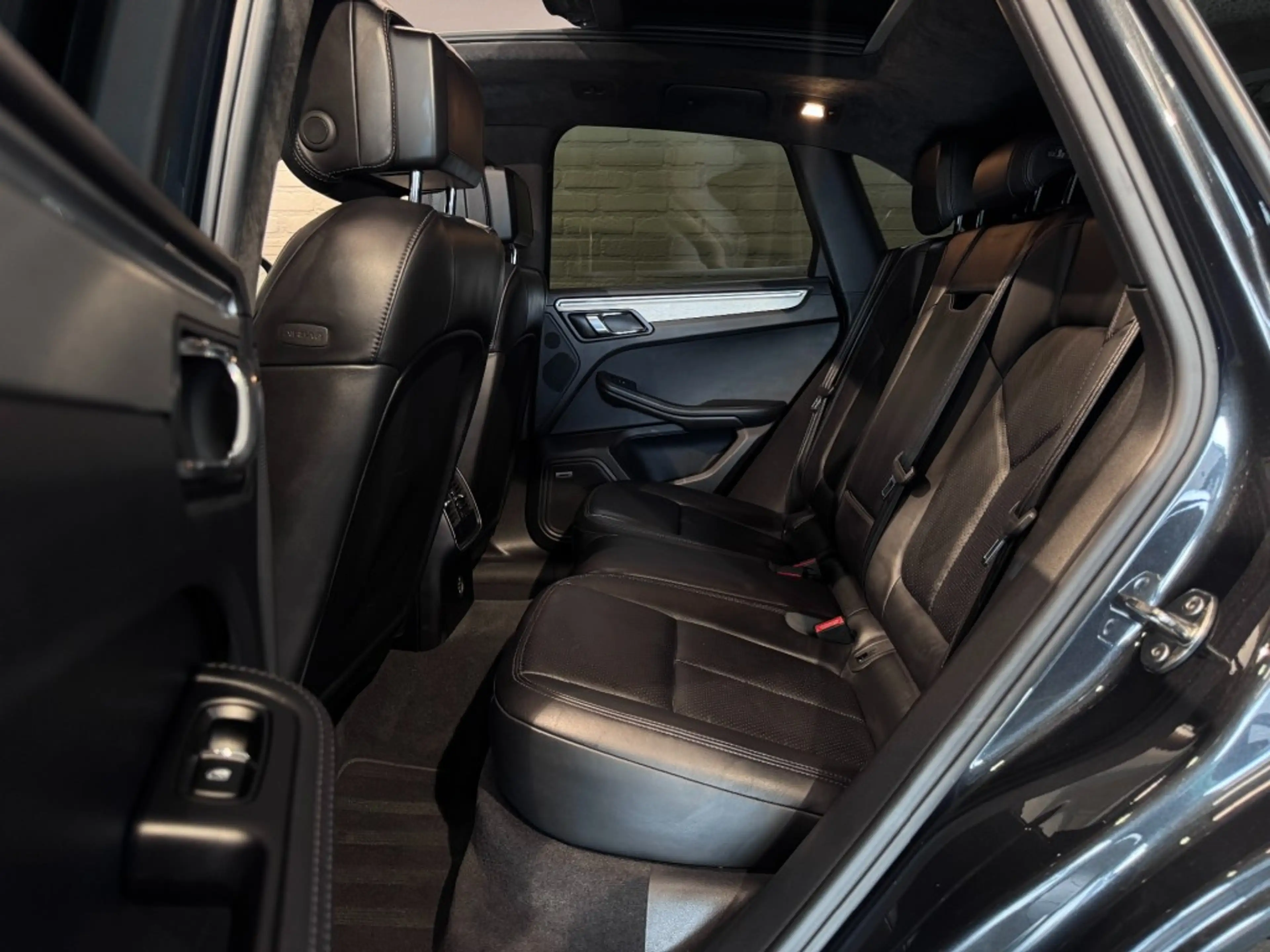 Porsche Macan 3.6 Turbo Performance Package Pano Chrono Luchtv V — photo 14
