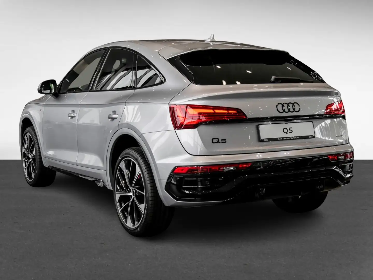 Audi Q5 Sportback 40 TFSI quattro S tronic S line Pano+... Silber - 2