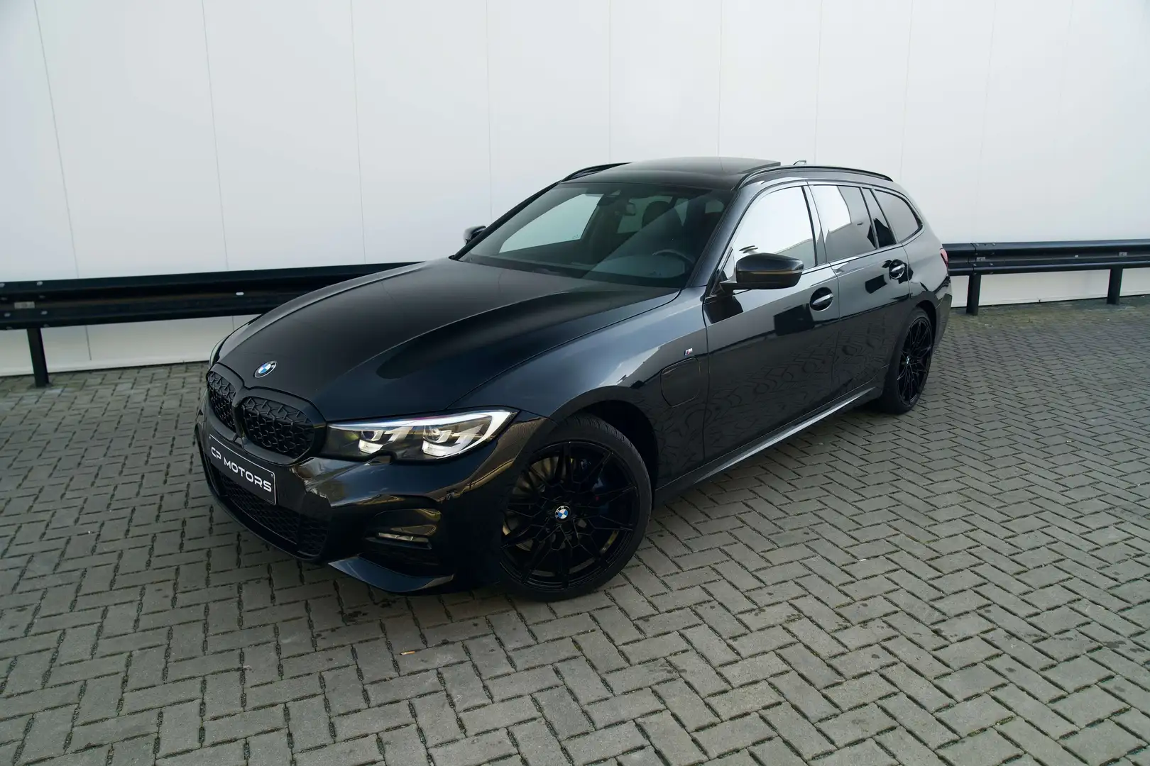 BMW 330 E TOURING  X-DRIVE  M-PAKKET  PANO  TOP Noir - 1