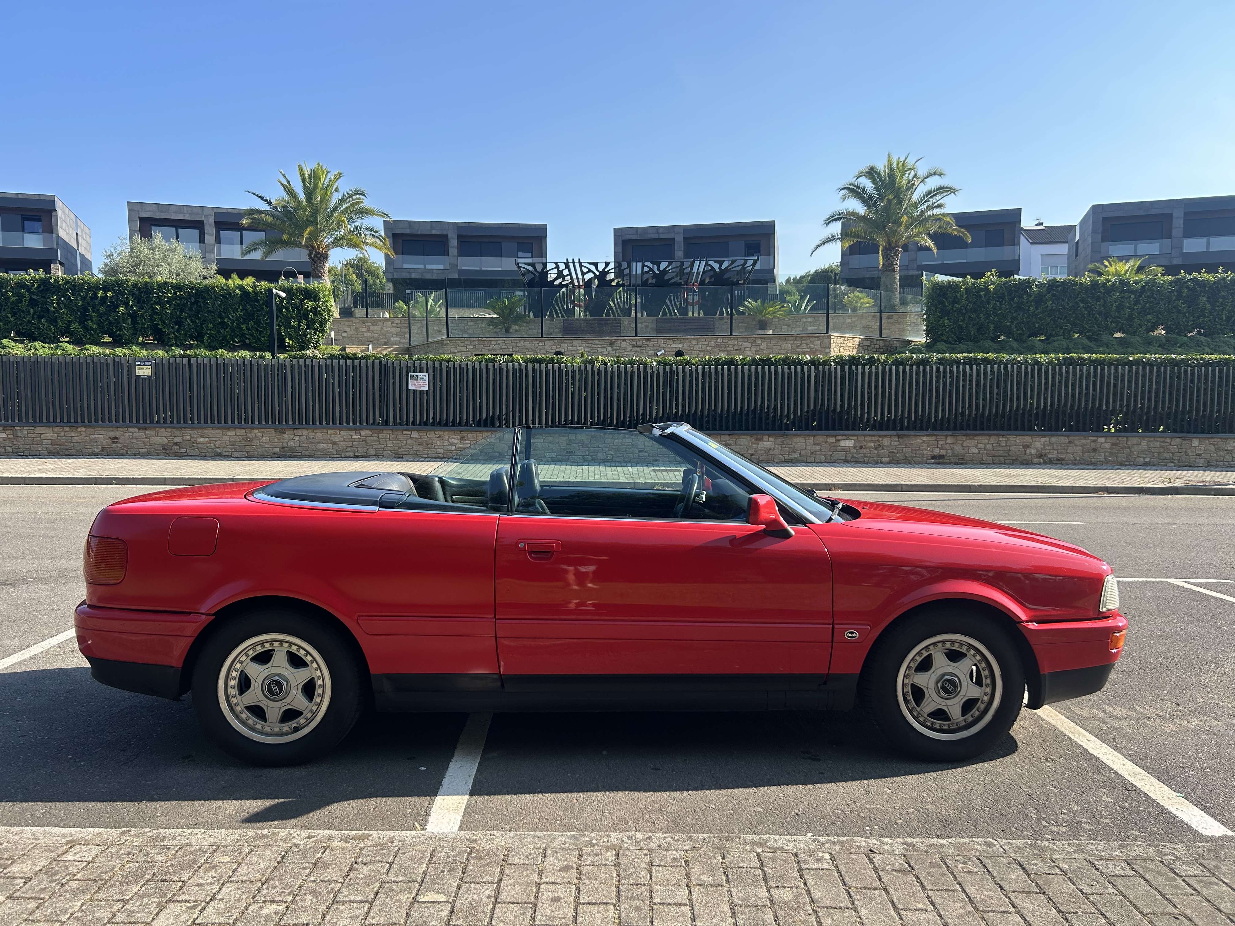 Audi Cabriolet 2.3 - foto 1