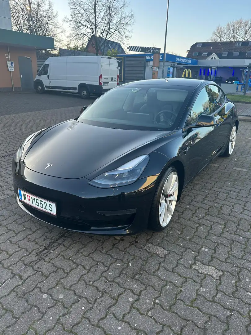 Tesla Model 3 Model 3 Allradantrieb Dual Motor Performance Schwarz - 1