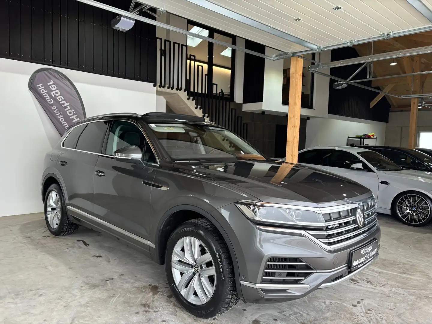 Volkswagen Touareg Elegance*V6*Hybrid*Top*Pano*AHK*Virtual*Erstbesitz - 2