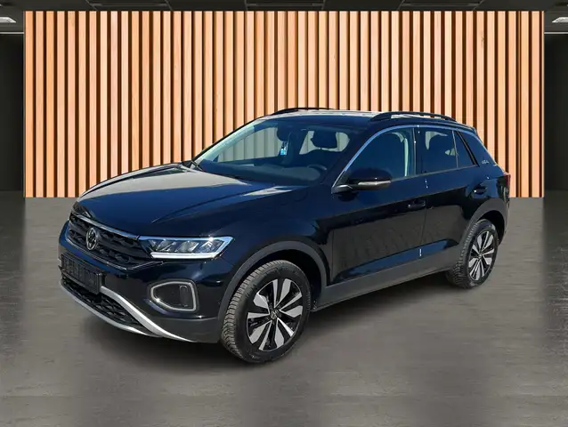 Volkswagen T-Roc view 2